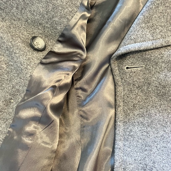 Vintage-style Banana Republic dbl breasted gray wool coat. Like-new fully lined - Picture 15 of 16